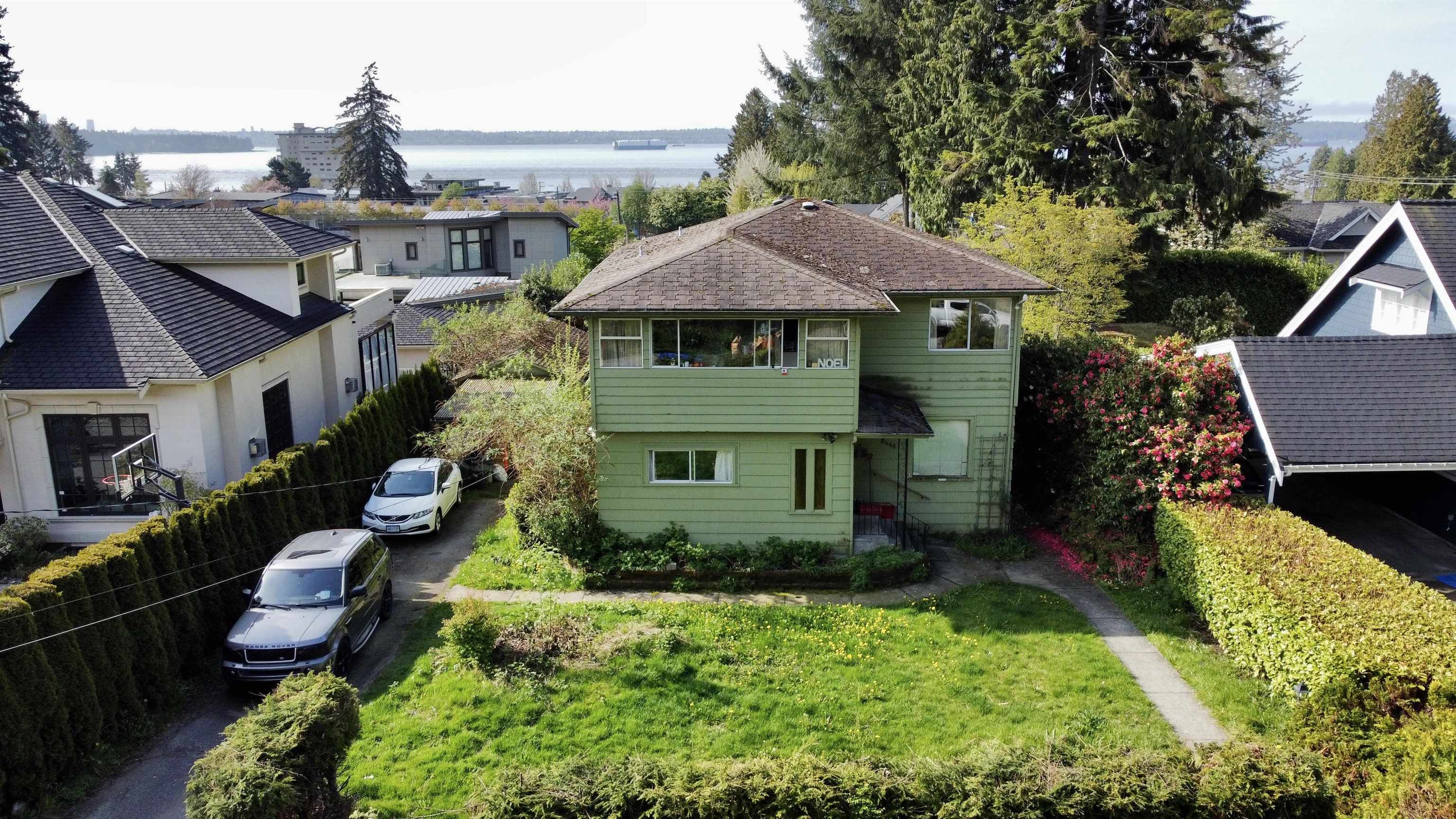 2468 Lawson Avenue, West Vancouver, BC, V7V 2E8