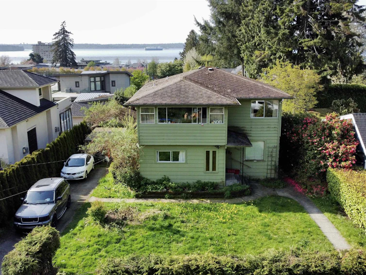 2468 Lawson Avenue, West Vancouver, BC, V7V 2E8