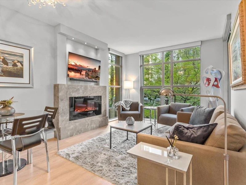 205 - 1005 Beach Avenue, Vancouver BC V6E 3W2