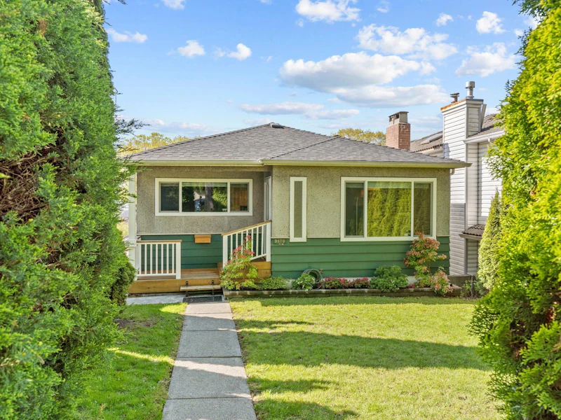 3670 E Pender Street, Vancouver BC V5K 2E4