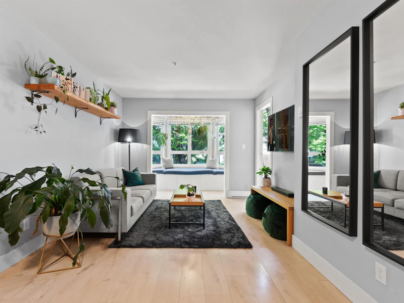 305 - 1516 E 1st Avenue, Vancouver BC V5N 1A5