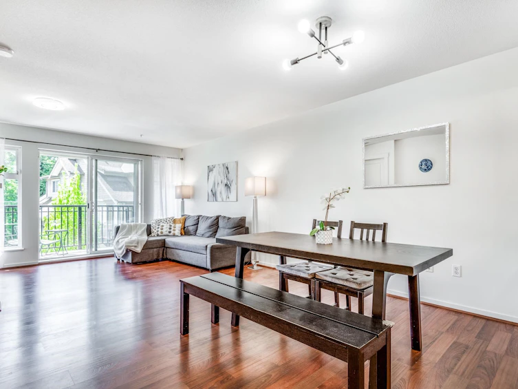 206-9233 Government Street, Burnaby, BC, V3N 0A3
