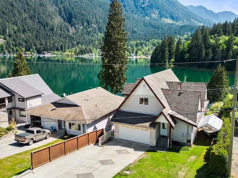 21451 Lakeview Crescent, Hope BC V0X 1L1