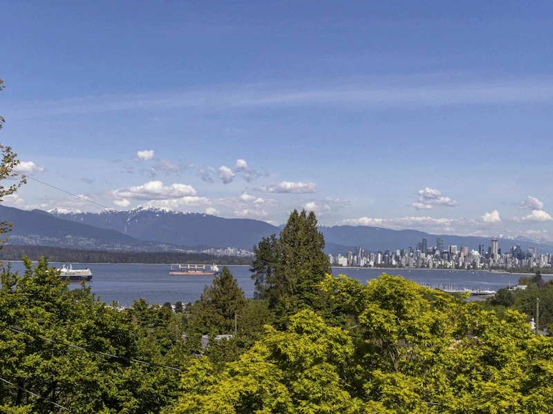 4582 W 3rd Avenue, Vancouver BC V6R 1N2