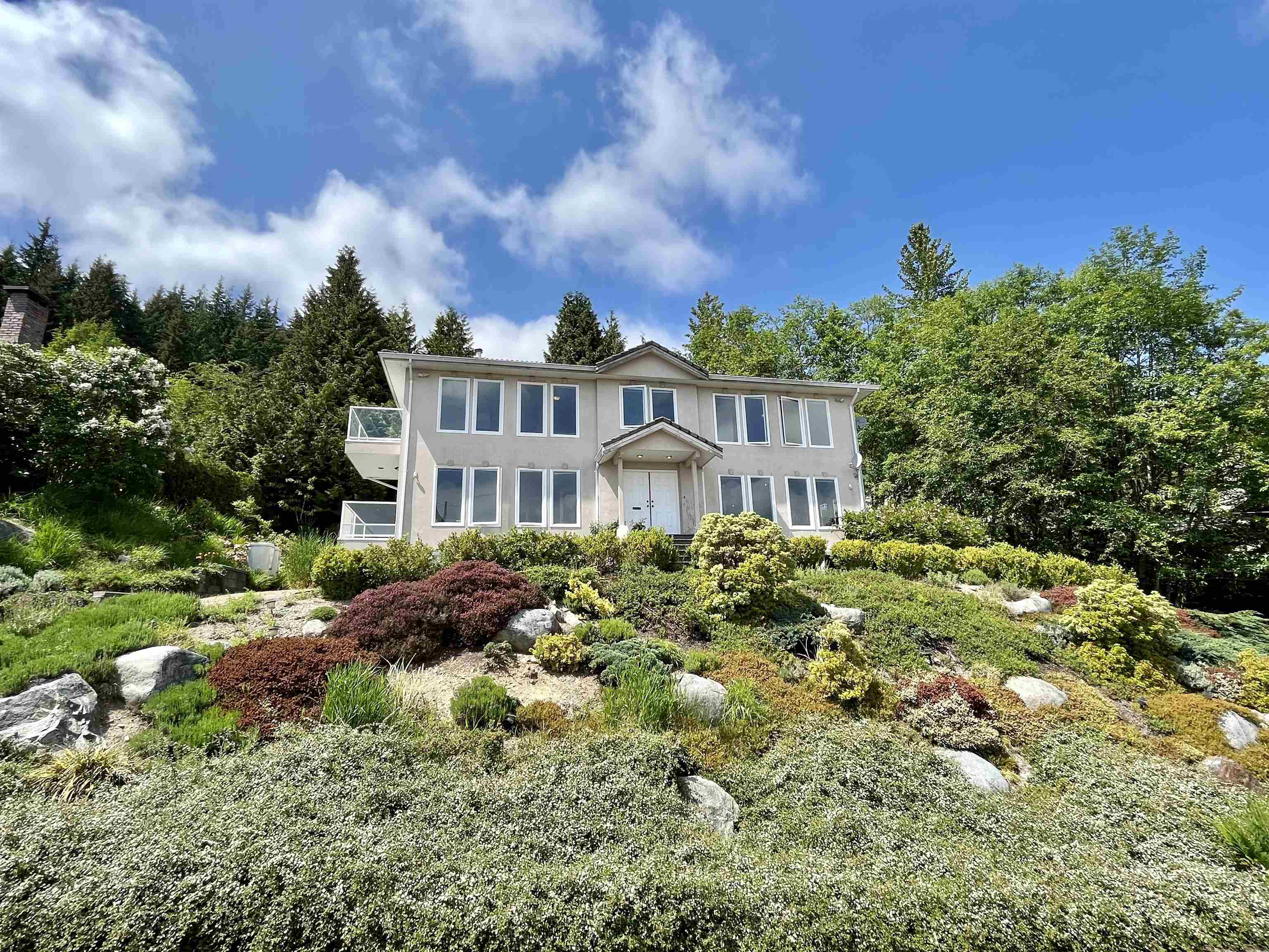 530 Craigmohr Drive, West Vancouver, BC, V7S 1W6