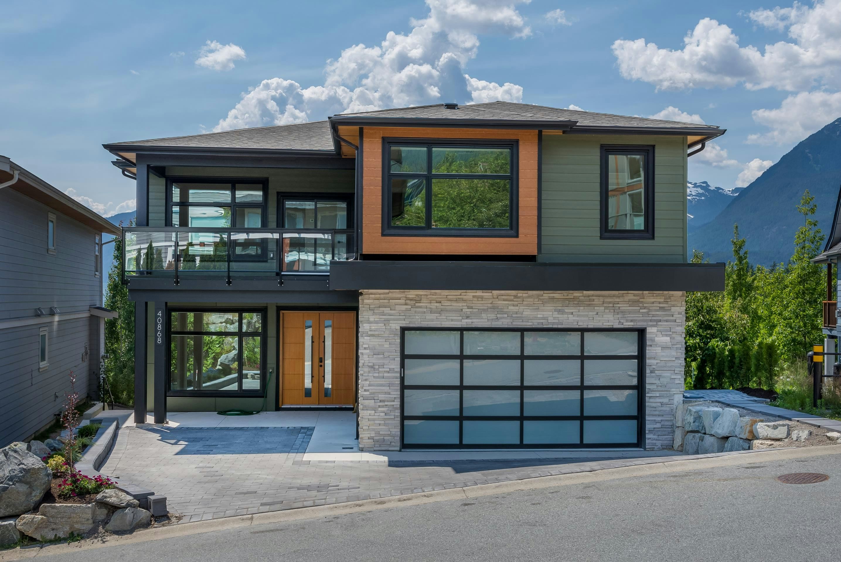40868 The Crescent, Squamish, BC, V8B 0R9