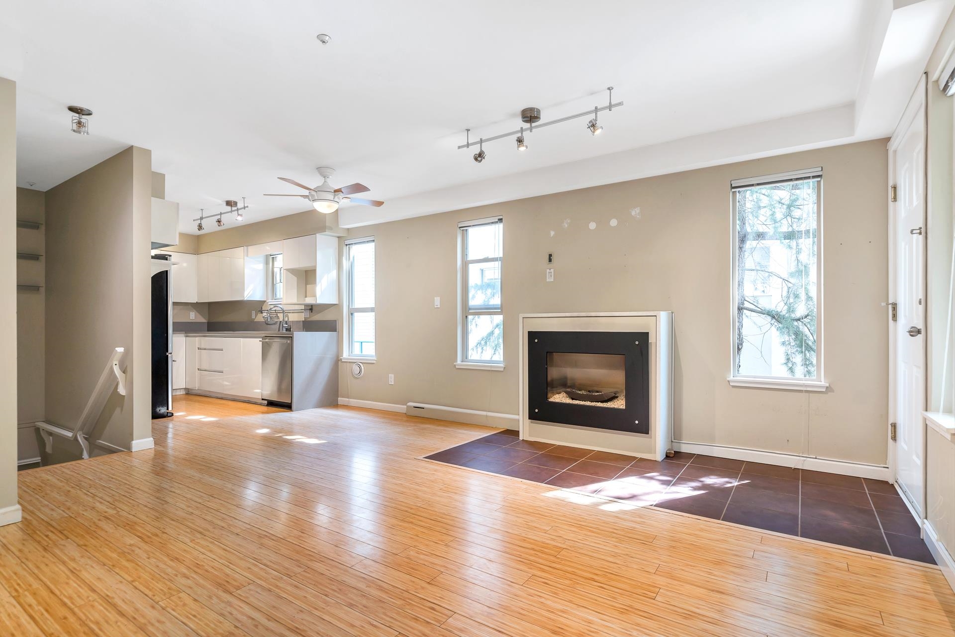 203-755 W 15th Avenue, Vancouver, BC, V5Z 1R6