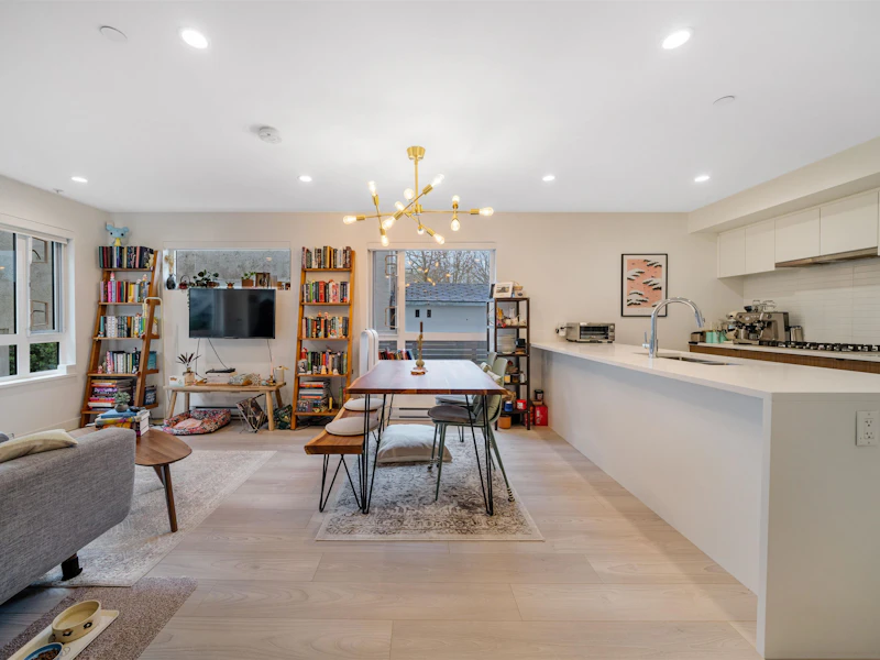 211 - 311 E 16th Avenue, Vancouver BC