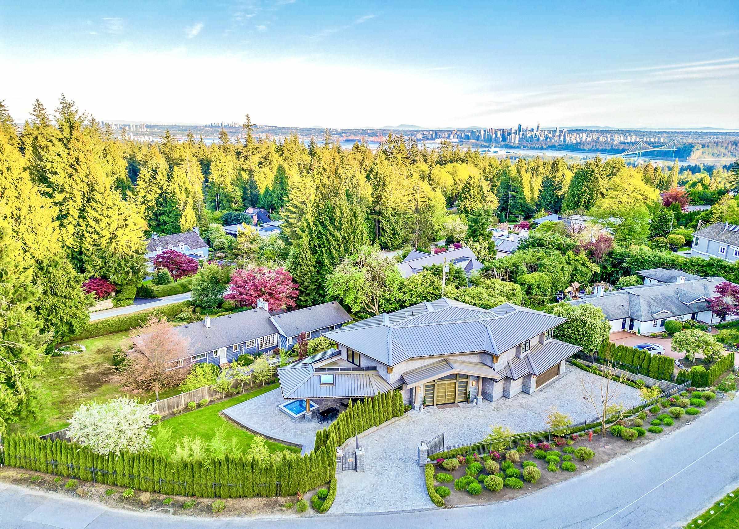 550 Knockmaroon Road, West Vancouver, BC, V7S 1R6