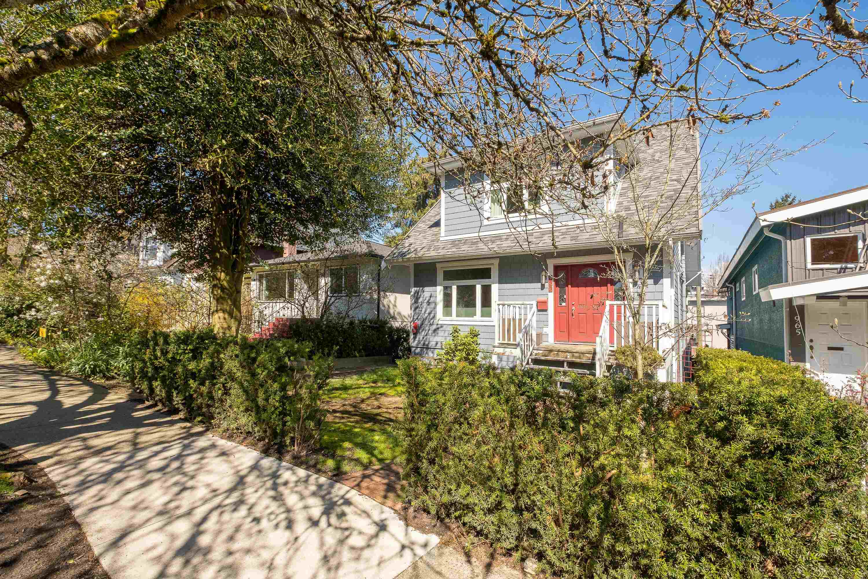 955 E 10th Avenue, Vancouver, BC, V5T 2B3