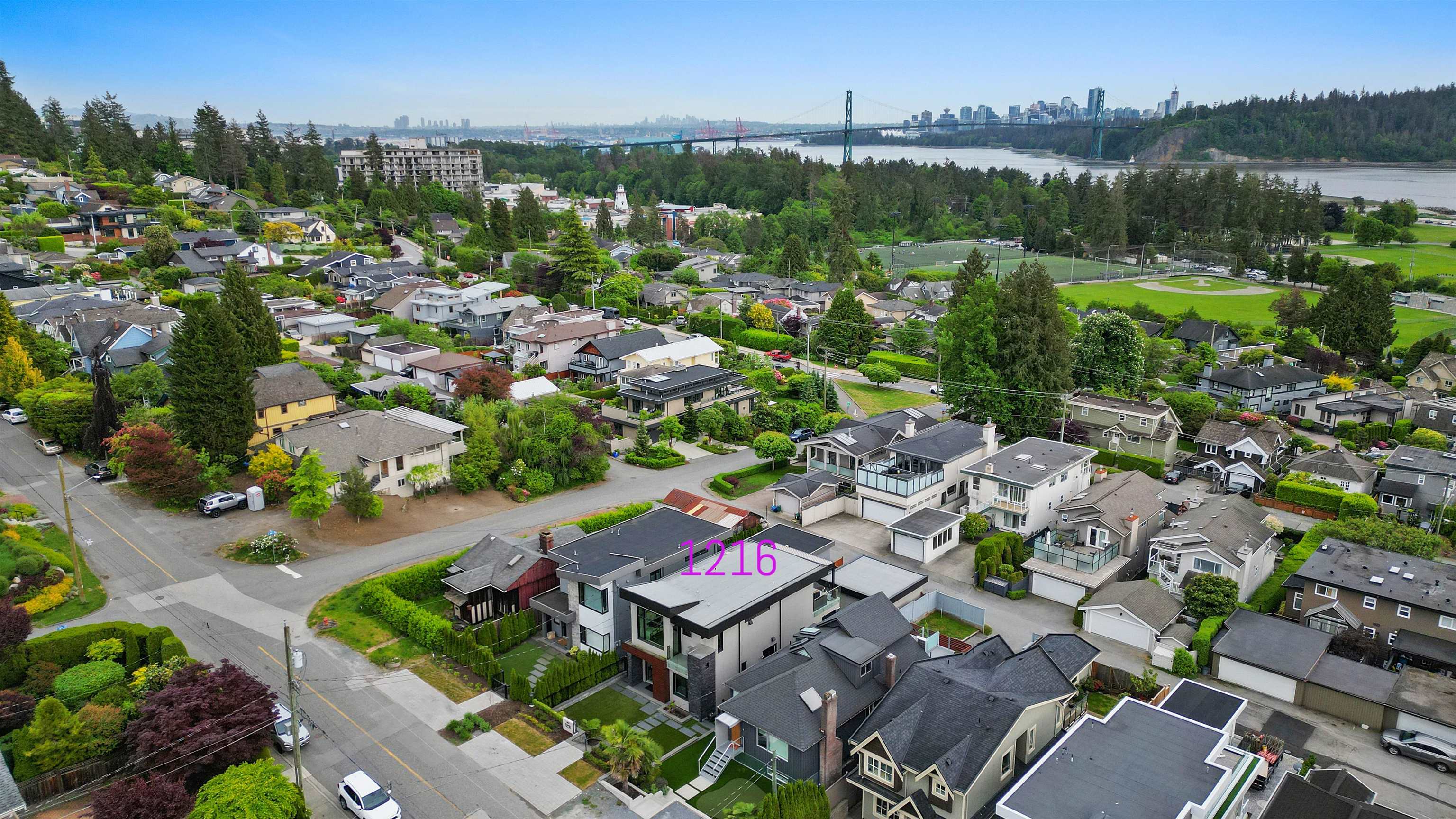 1216 Duchess Avenue, West Vancouver, BC, V7T 1H4