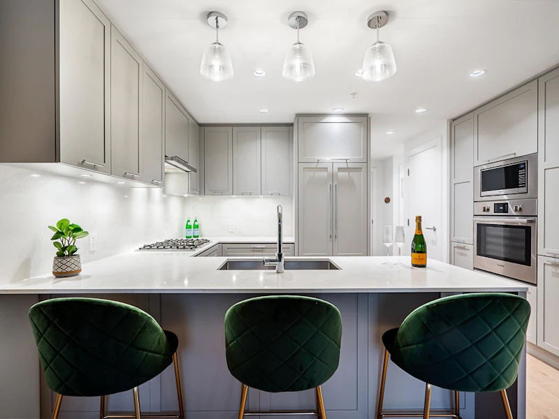 204 - 4352 Hastings Street, Burnaby BC