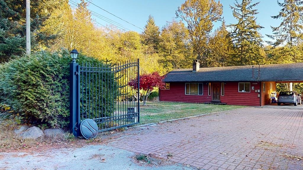 1008 North Road, Gibsons, BC, V0N 1V7