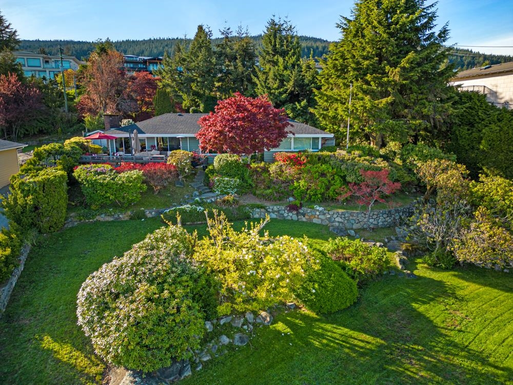 861 Farmleigh Road, West Vancouver, BC, V7S 1Z8
