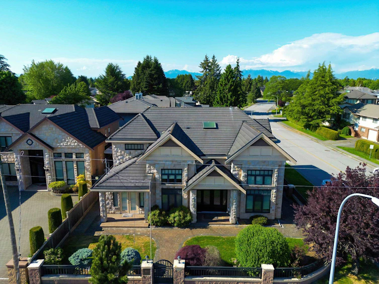 4611 Granville Avenue, Richmond, BC, V7C 1E3