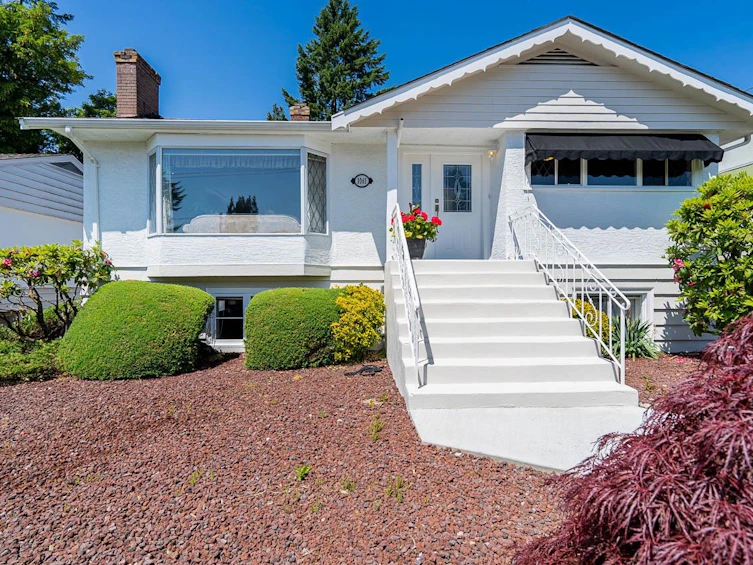 1061 Seventh Avenue, New Westminster, BC, V3M 2J6
