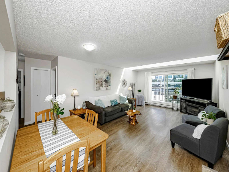 301 - 1050 Howie Avenue, Coquitlam BC V3J 1T6