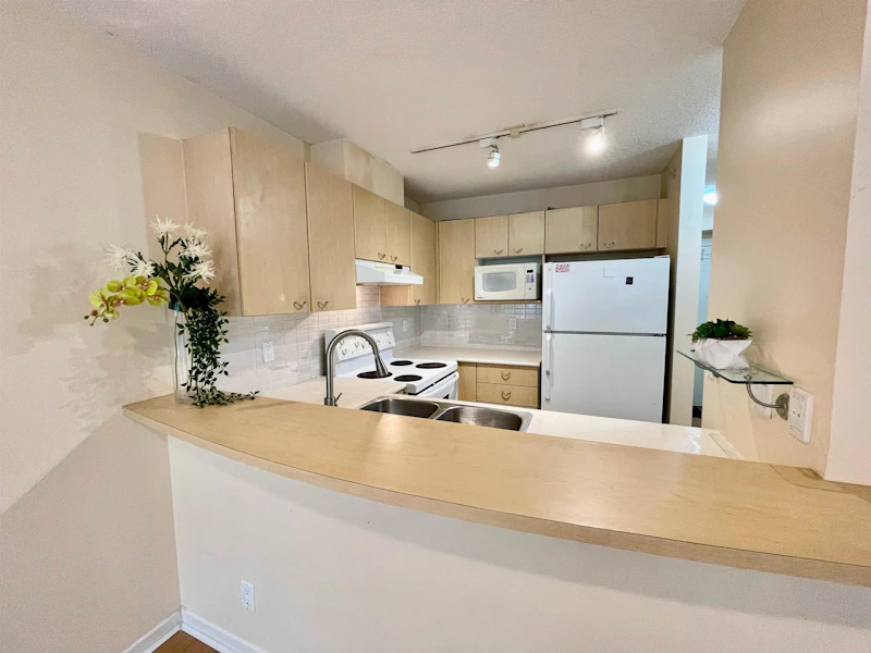 301 - 8180 Granville Avenue, Richmond BC V6Y 4G1