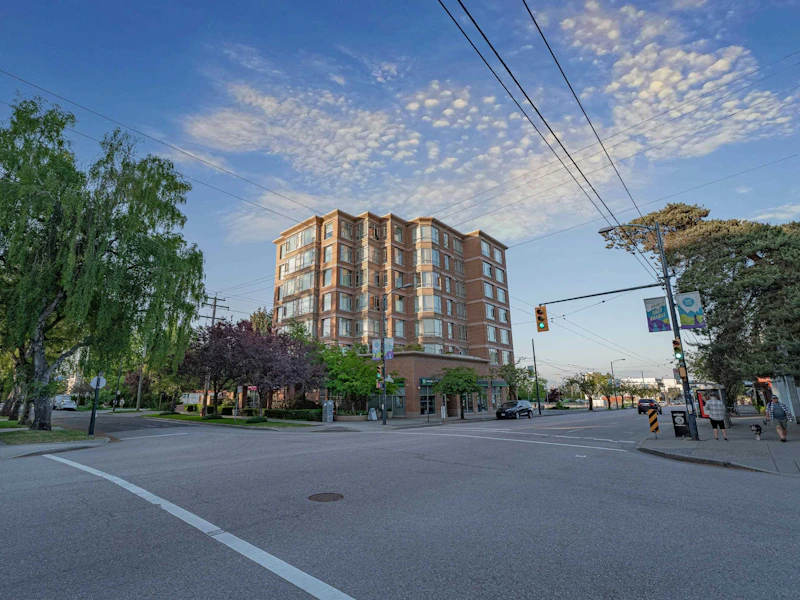 302 - 2580 Tolmie Street, Vancouver BC V6R 4R4