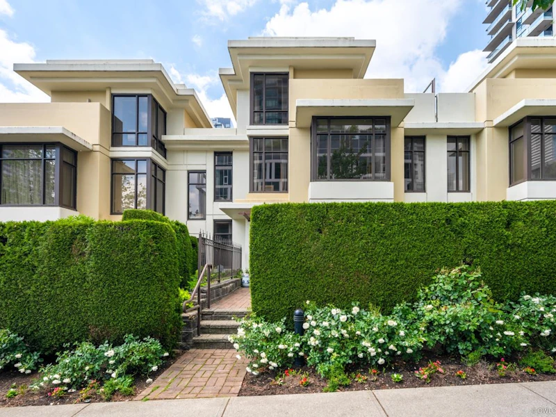 TH14 - 2089 Rosser Avenue, Burnaby BC V5C 5E2