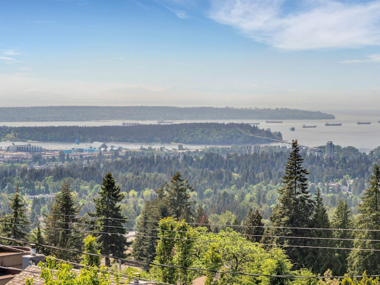 4080 St. Pauls Avenue, North Vancouver, BC, V7N 1T5