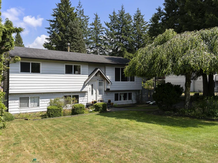 7552 142 Street, Surrey, BC, V3W 5N8
