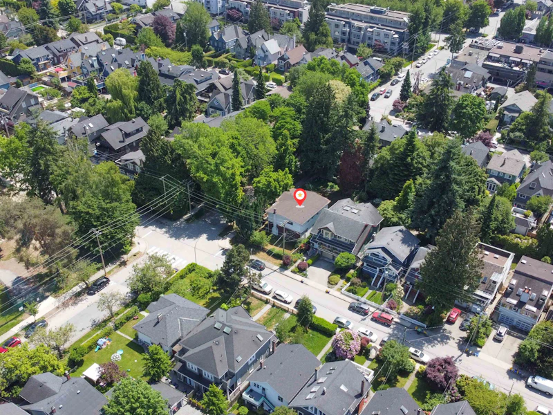 2315 Dunbar Street, Vancouver BC V6R 3N1