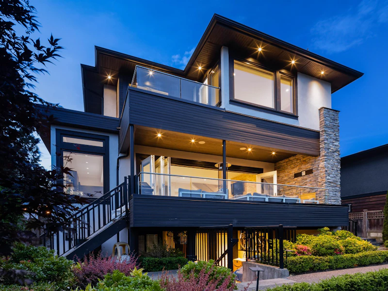 254 W 24th Street, North Vancouver BC V7M 2C4