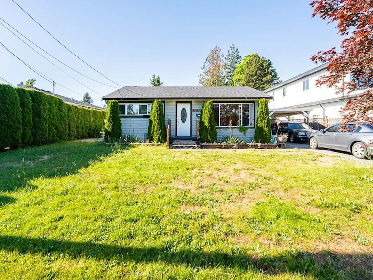 17407 58a Avenue, Surrey, BC, V3S 1M9