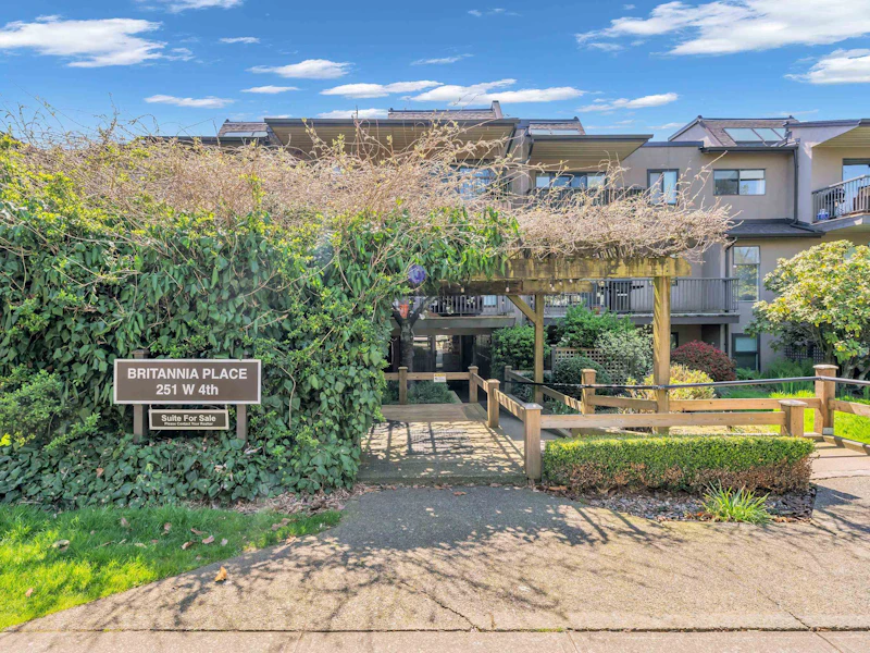 212 - 251 W 4th Street, North Vancouver BC V7M 1H8