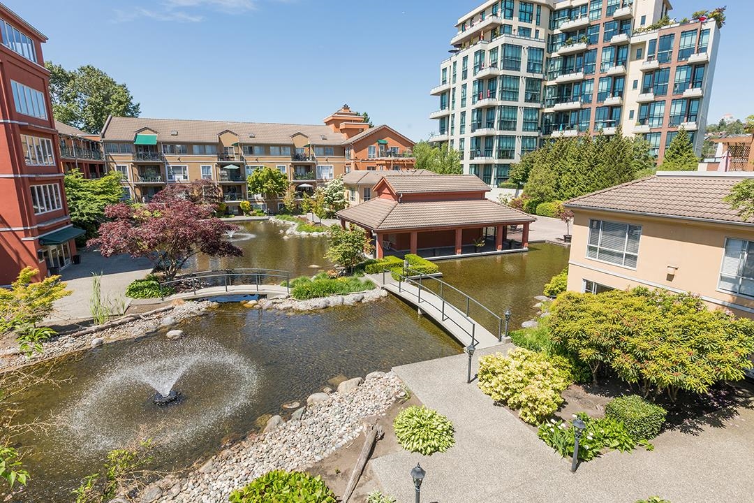 306-6 Renaissance Square, New Westminster, BC, V3M 6N8