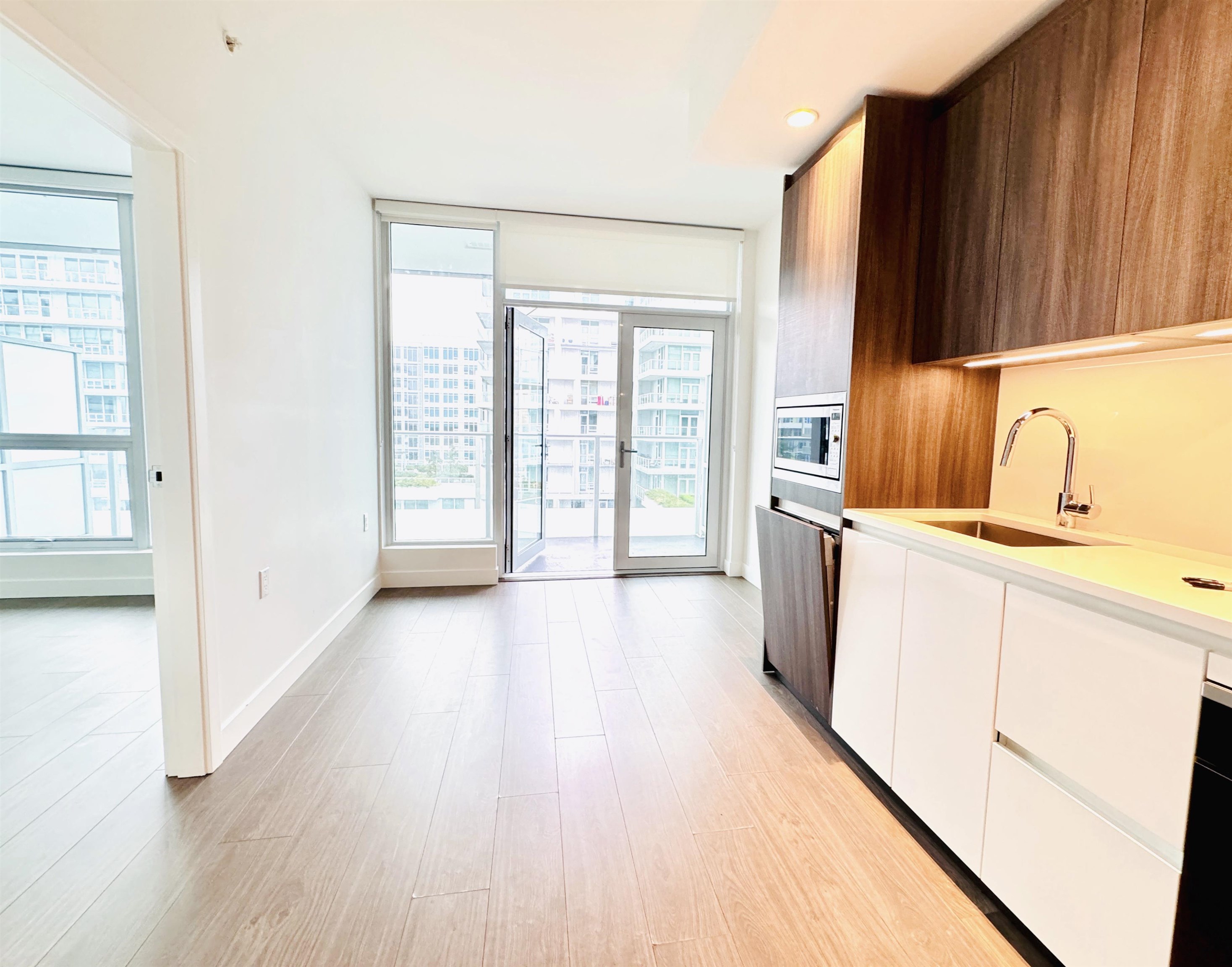 1107-8133 Cook Road, Richmond, BC, V6Y 0L7