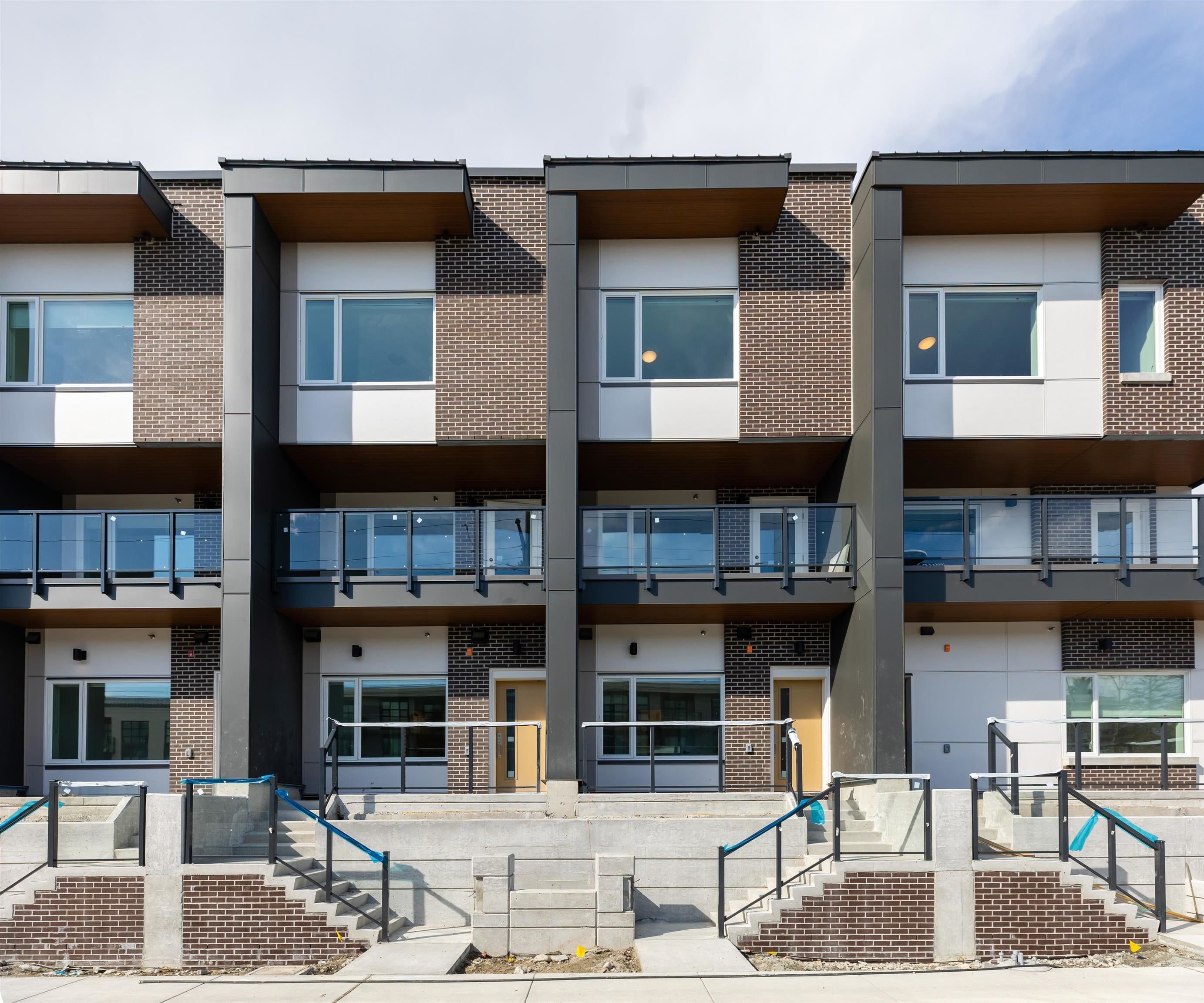 5-752 E 3rd Street, North Vancouver, BC, V7L 1G9