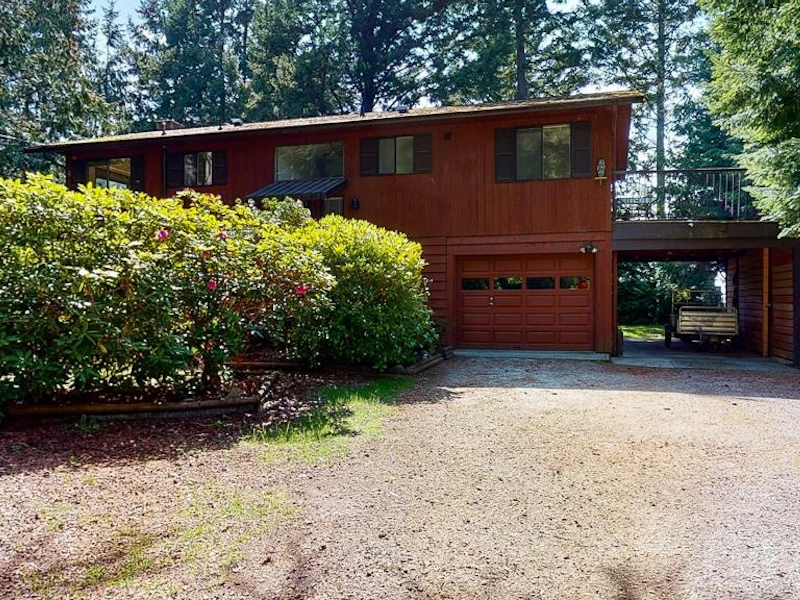 4647 Simpkins Road, Sechelt BC