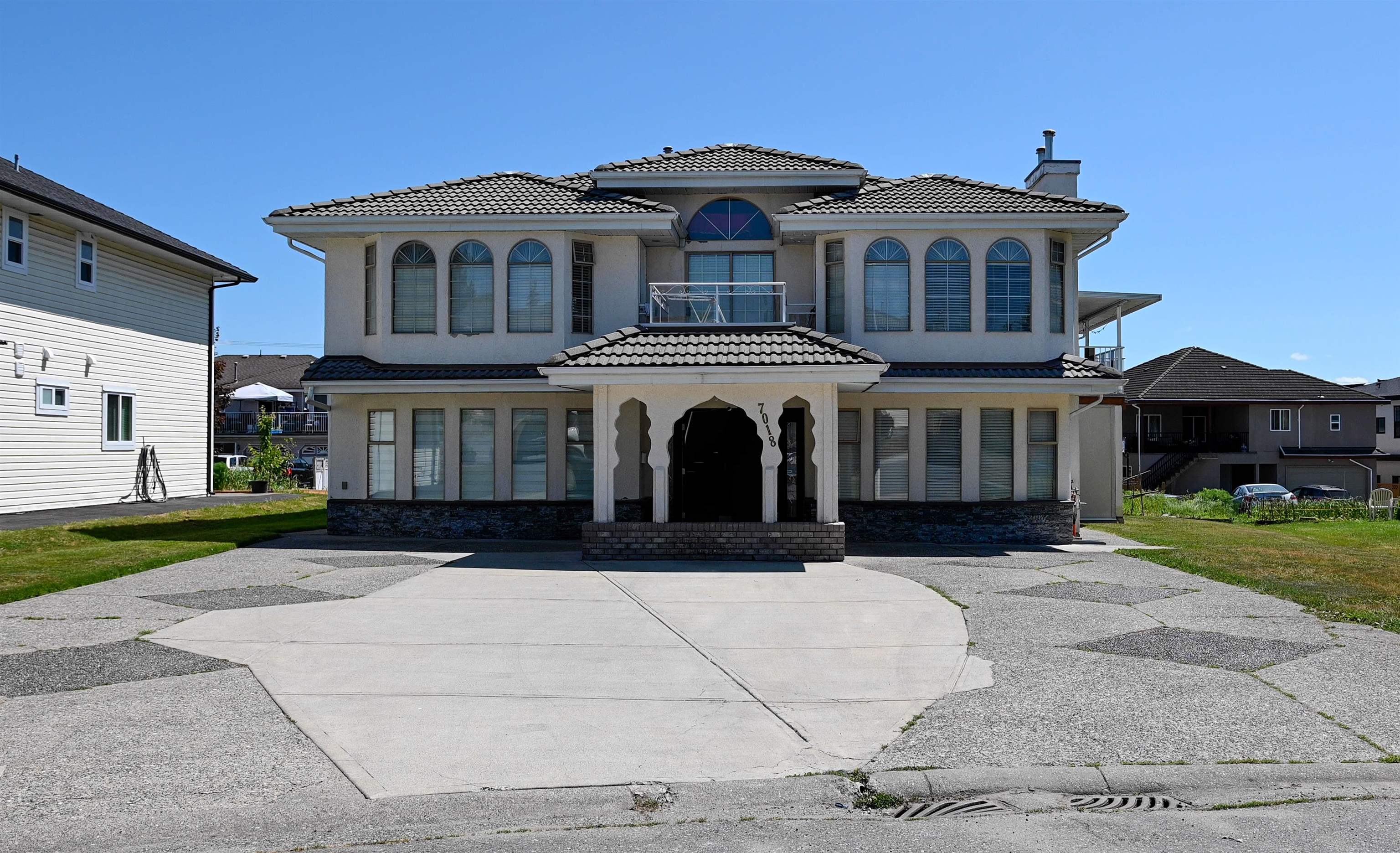 7018 143a Street, Surrey, BC, V3W 0X5