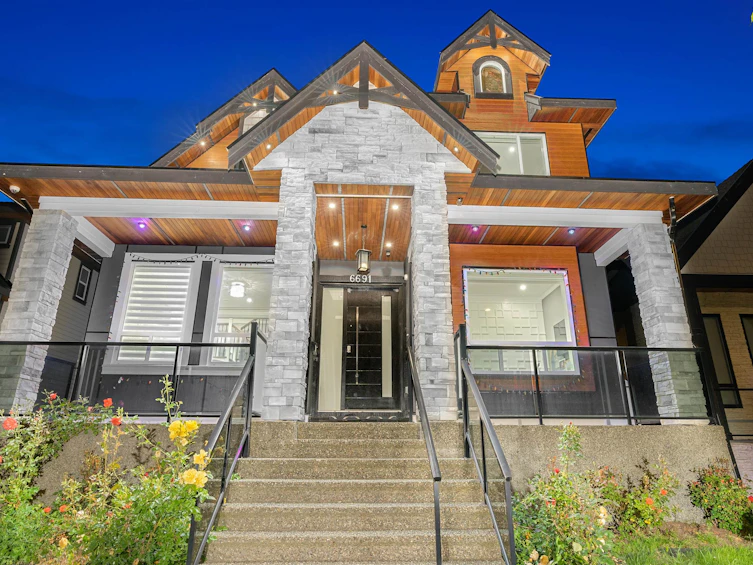 6691 121a Street, Surrey, BC, V3W 0H8