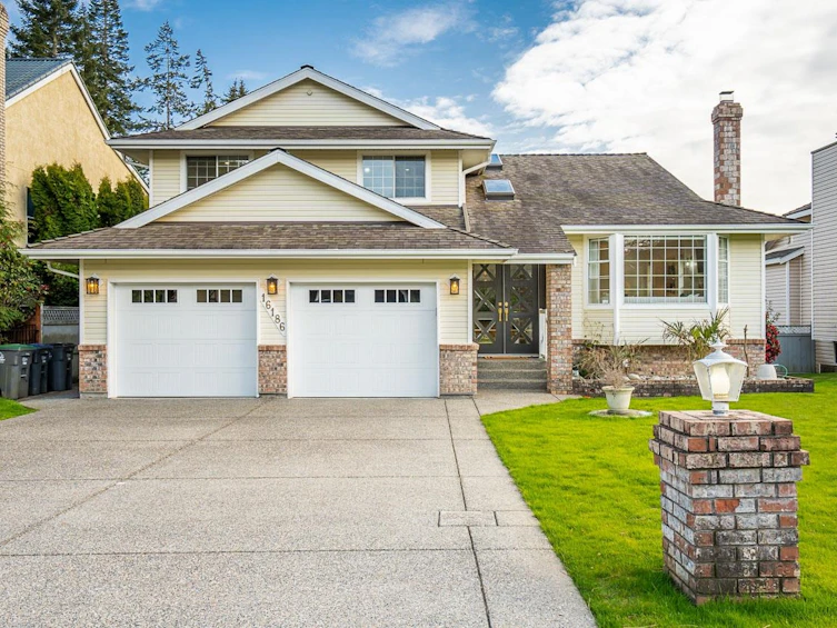 16186 9 Avenue, Surrey, BC, V4A 8W6