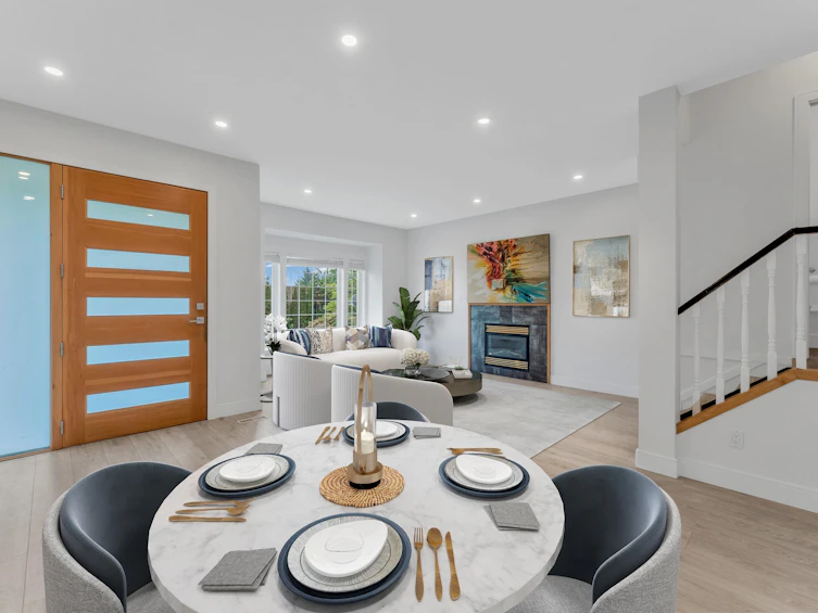 552 W 25th Street, North Vancouver, BC, V7N 2G3