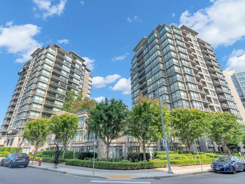 1602 - 3333 Corvette Way, Richmond BC