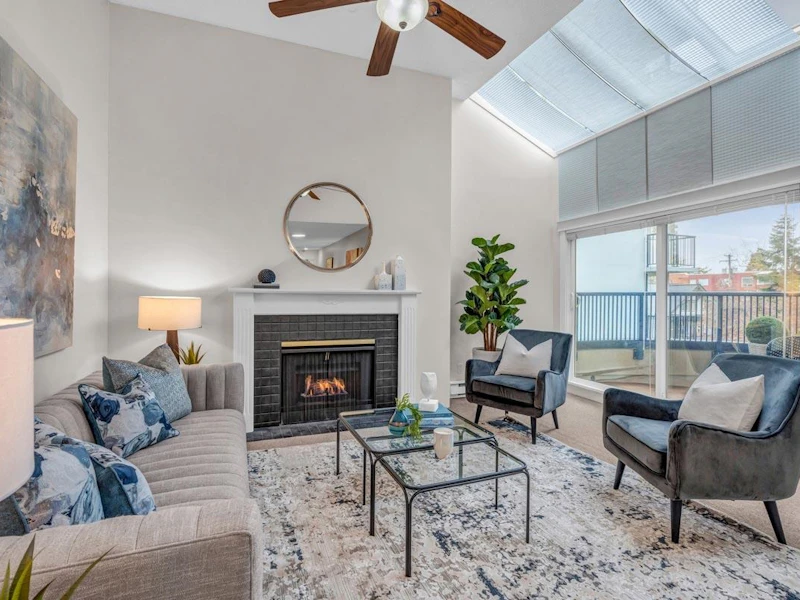 404 - 1924 Comox Street, Vancouver BC V6G 1R4