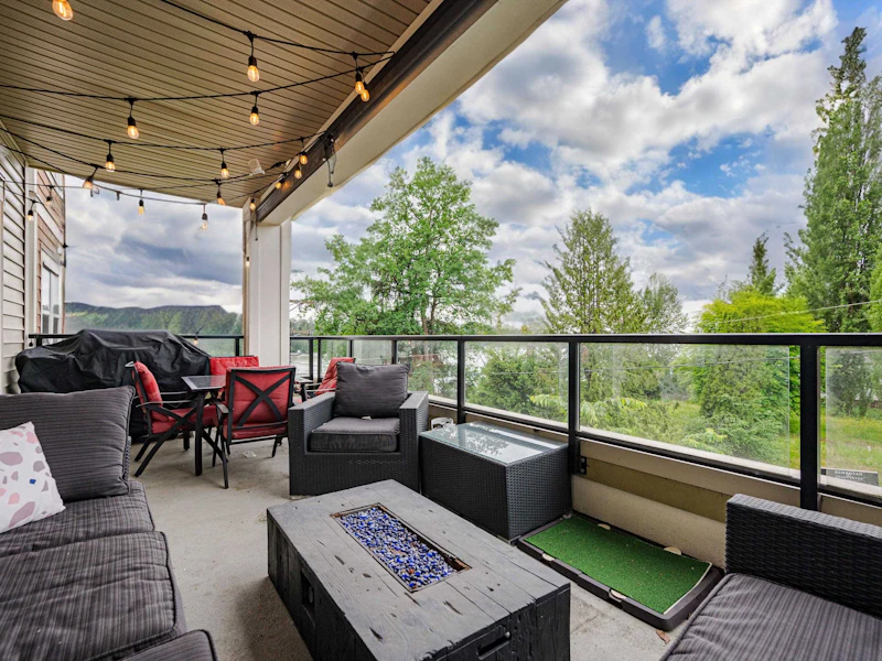 313 - 11580 223rd Street, Maple Ridge BC V2X 9H1