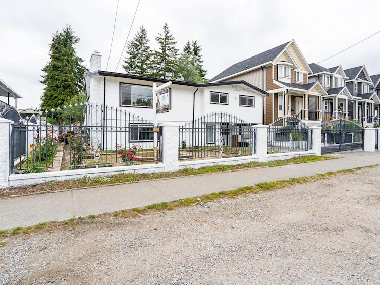 10575 132 Street, Surrey, BC, V3T 3V5