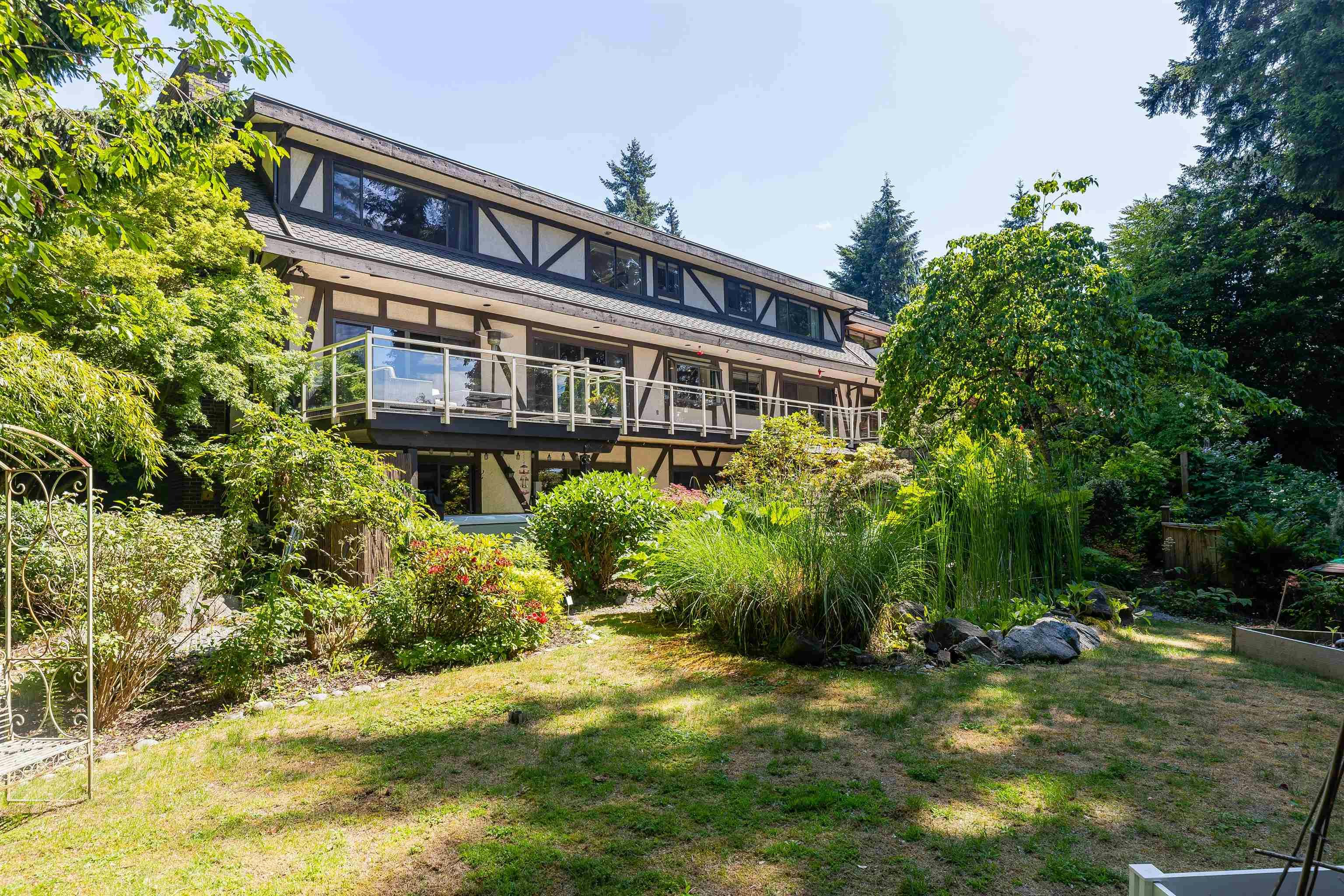 5704 Westport Road, West Vancouver, BC, V7W 1V4