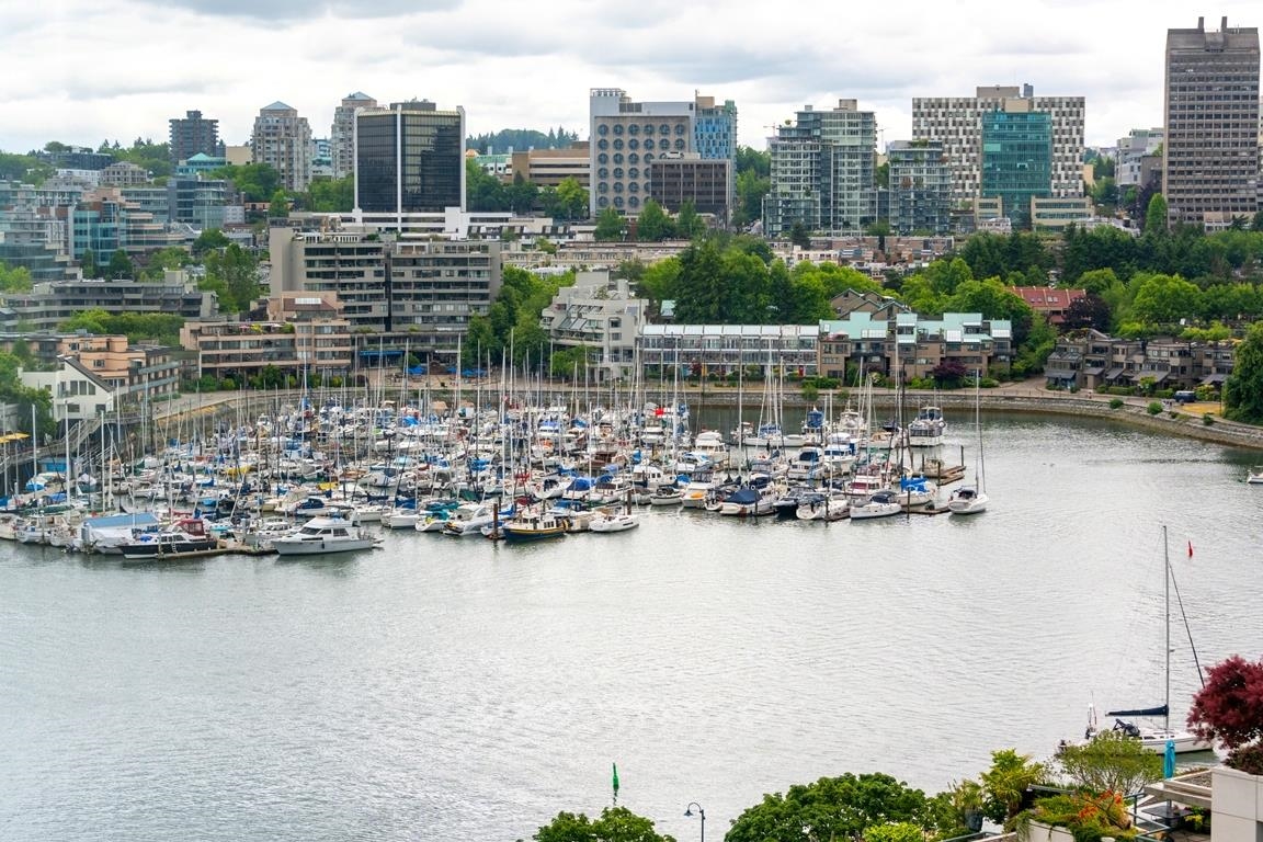 1605-1228 Marinaside Crescent, Vancouver, BC, V6Z 2W4