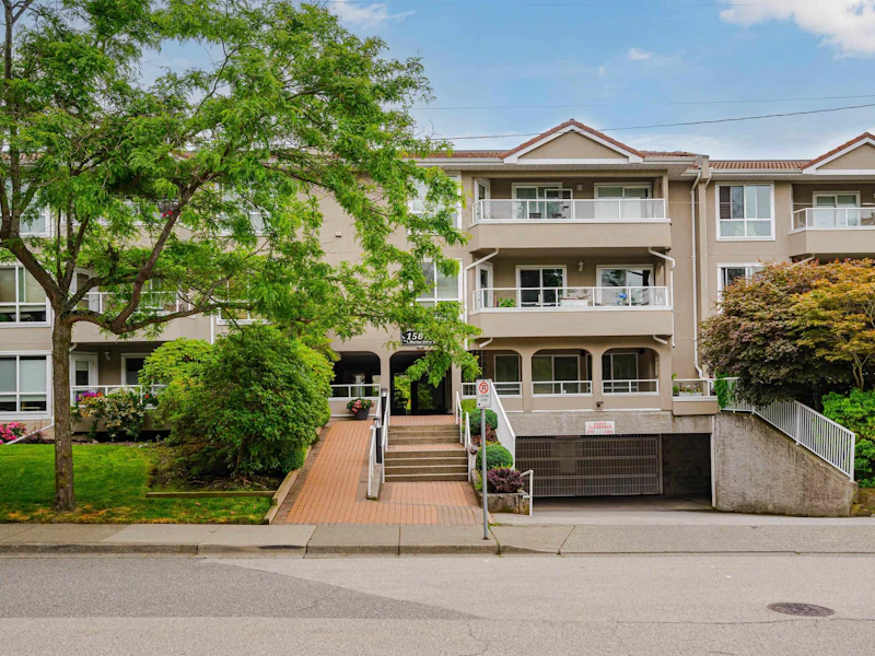 211 - 15875 Marine Drive, Surrey BC V4B 5J2