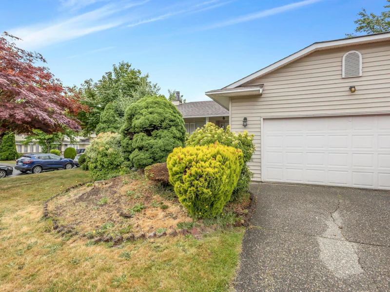 8467 155a Street, Surrey BC V3S 6W3