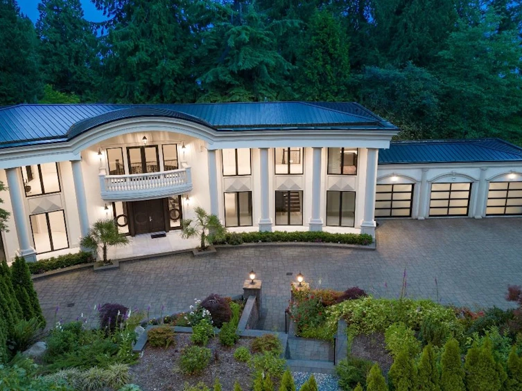 1760 29th Street, West Vancouver, BC, V7V 4M8