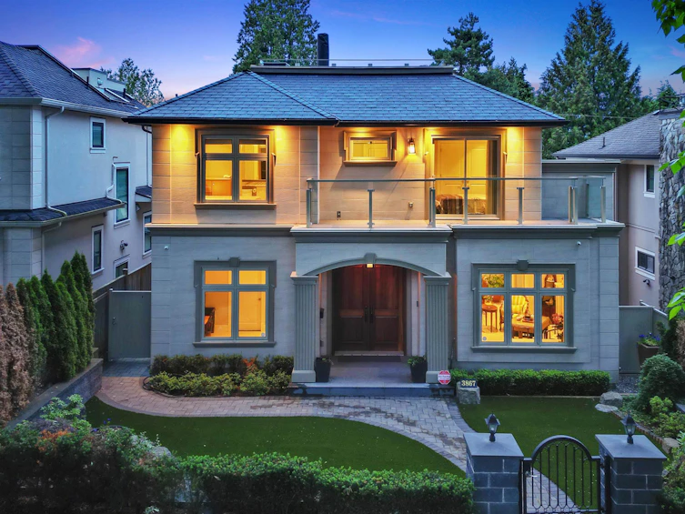 3867 W 14th Avenue, Vancouver, BC, V6R 2X1