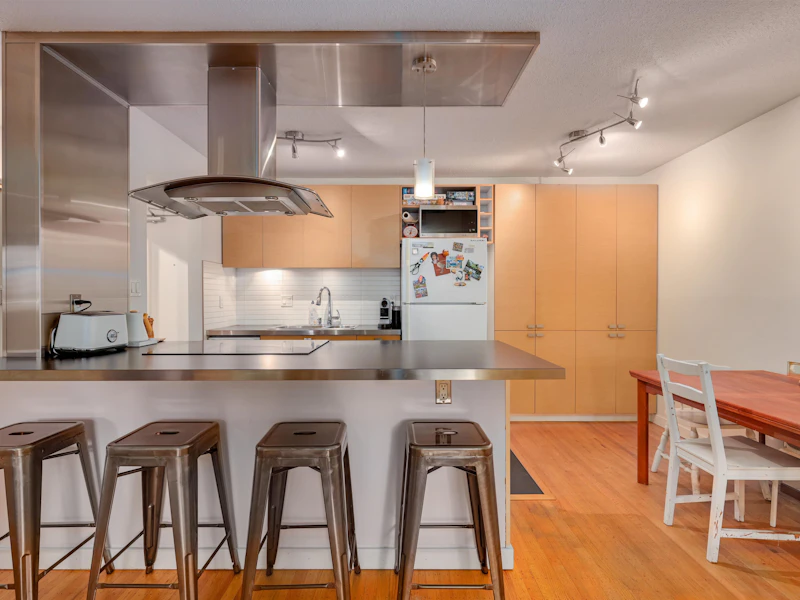 104 - 2125 W 2nd Avenue, Vancouver BC V6K 1H7