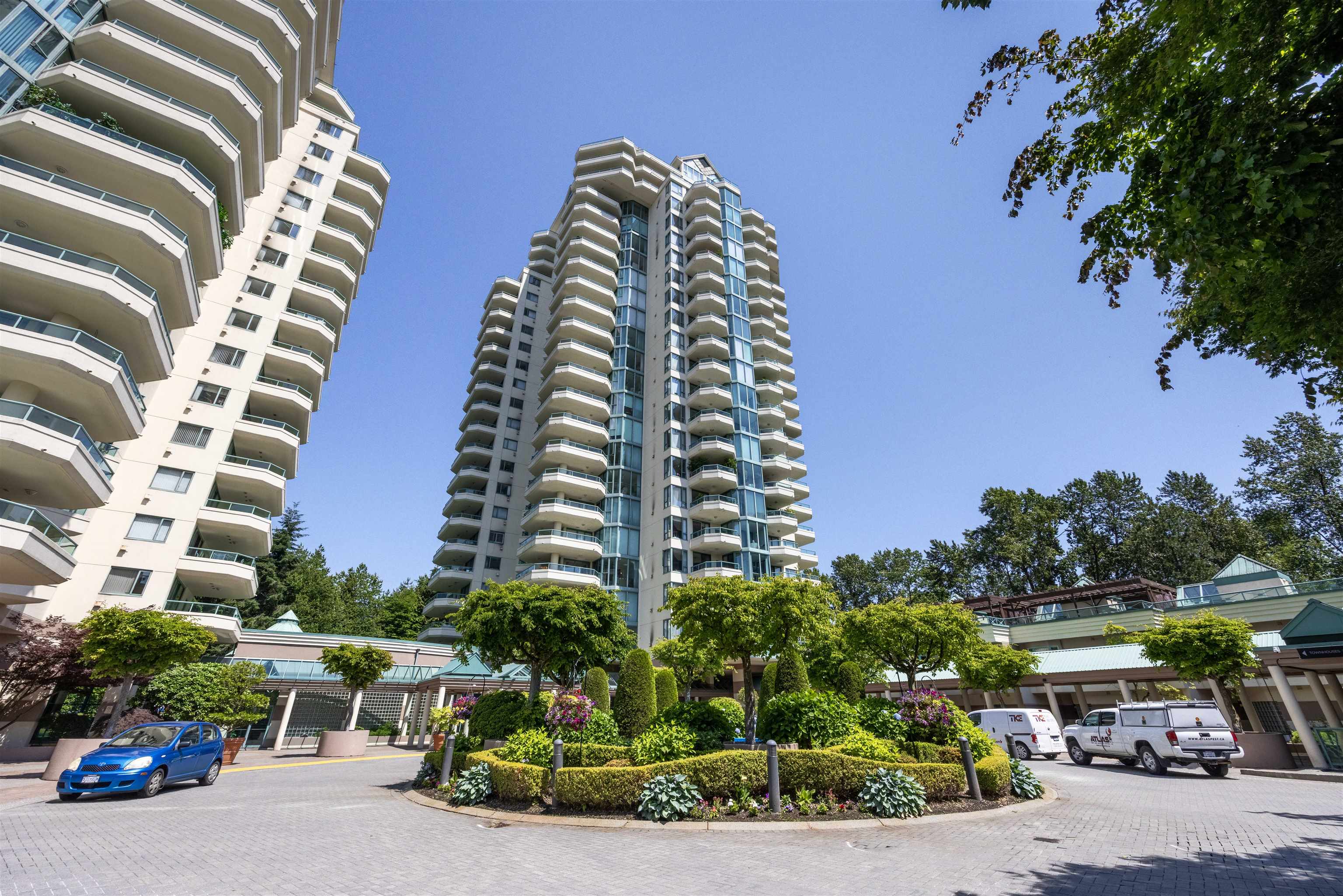 10E-338 Taylor Way, West Vancouver, BC, V7T 2Y1